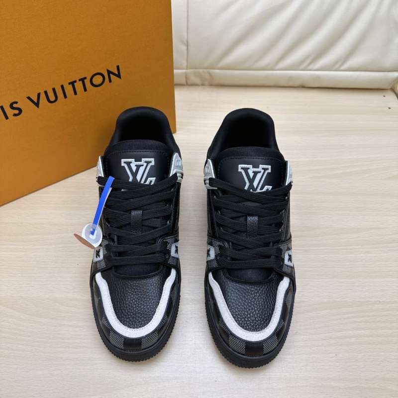 l**is V*t*n sneakers